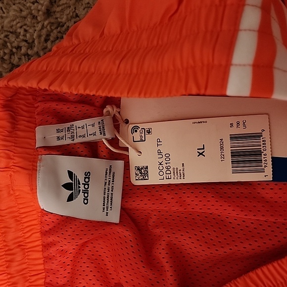 Addidas - Picture 3 of 4